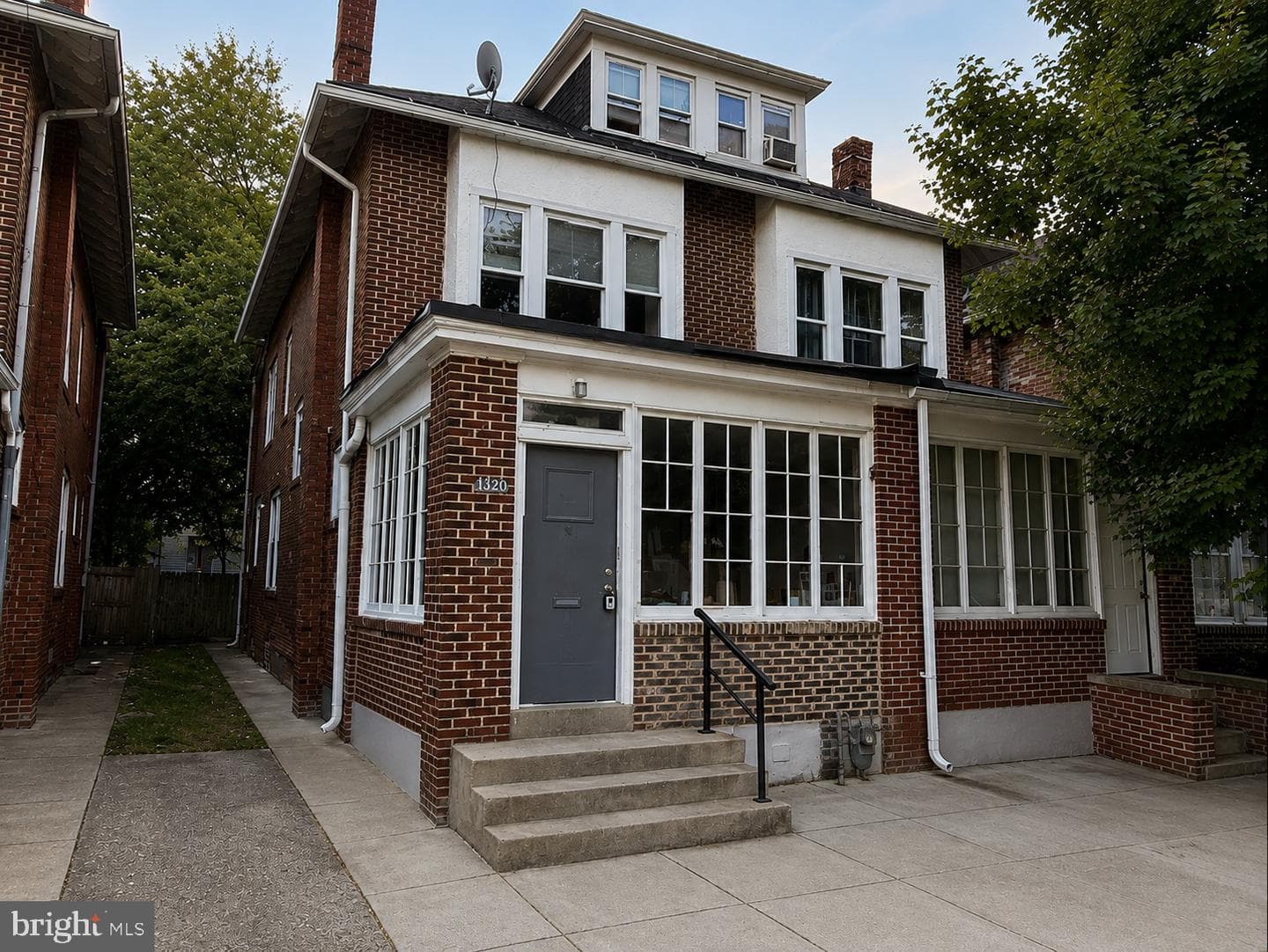 2320 Green Street photo 1