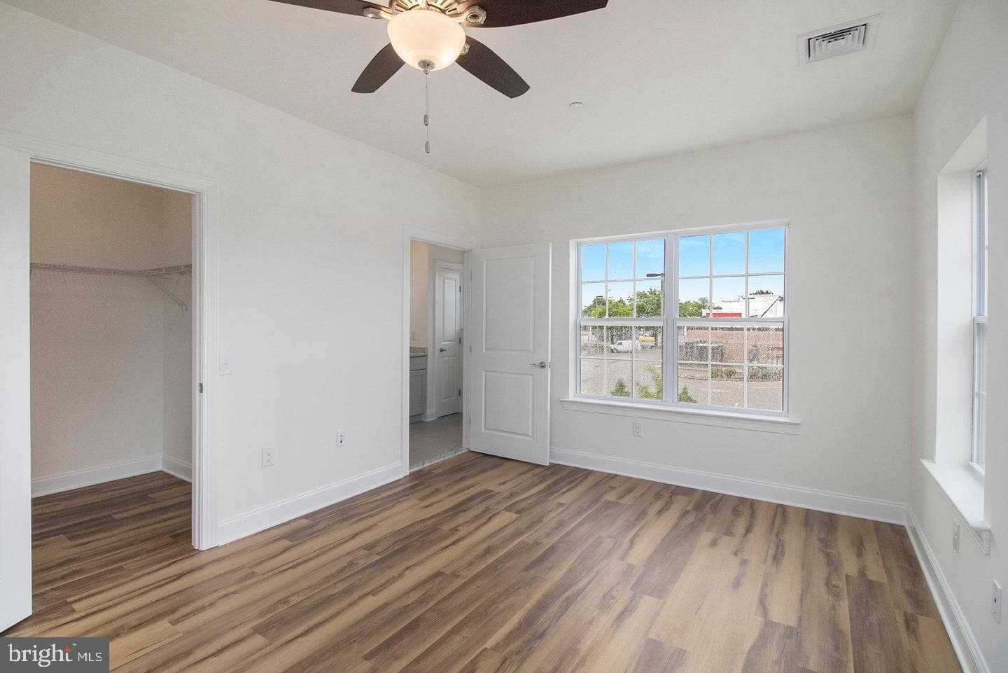 411 Harvin Way photo 6
