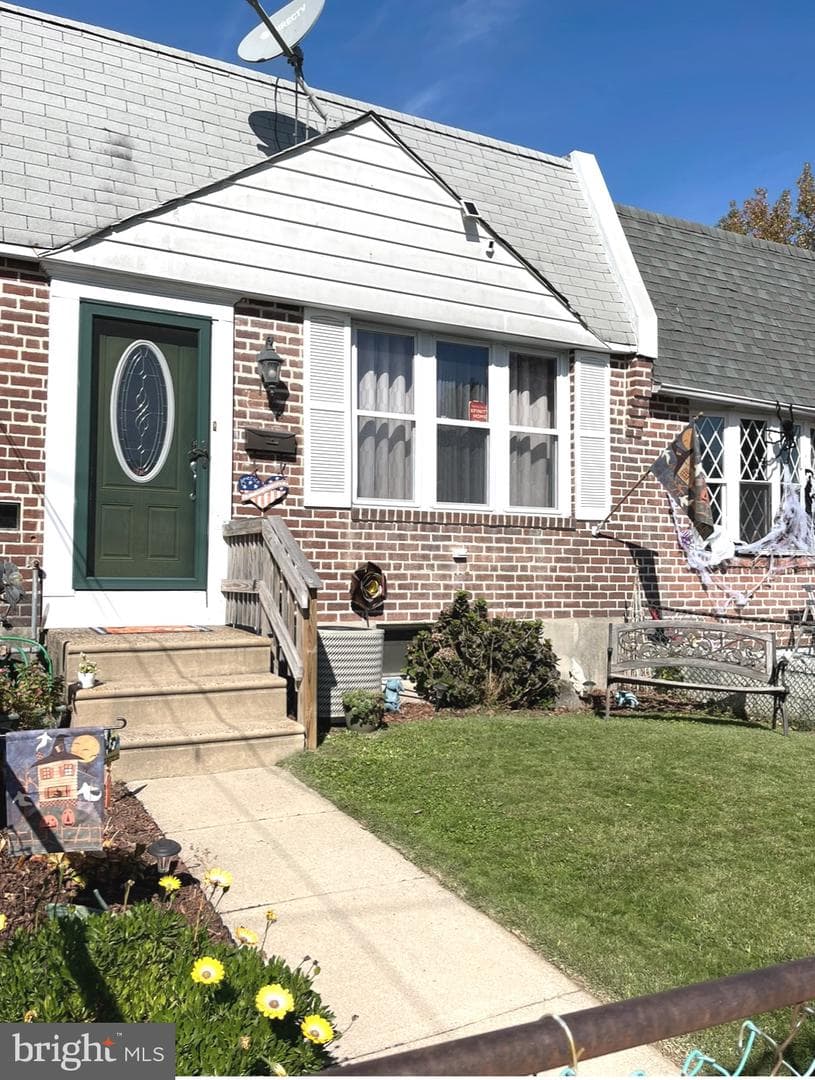 134 Ervin Avenue photo 2