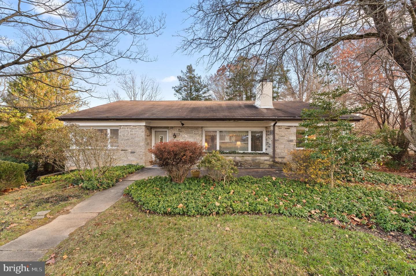 2172 Thomas Avenue photo 1