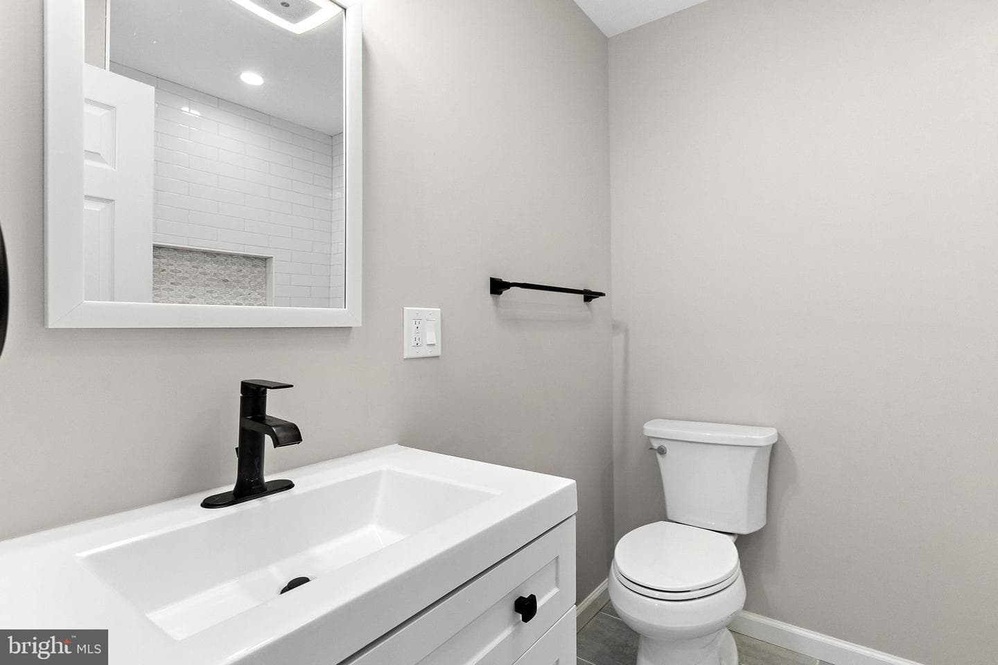 1770 Hillcrest Lane photo 23