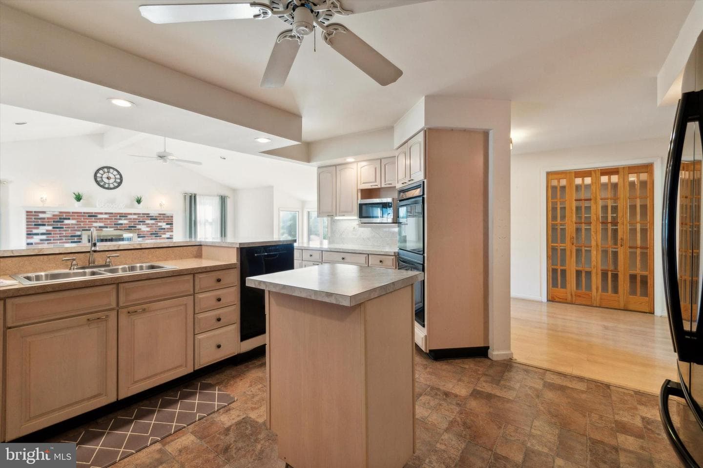 1003 Richmond Road photo 16