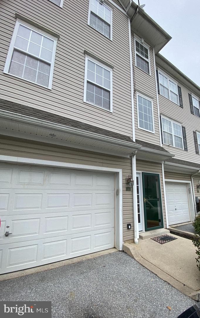 19 Hillview Circle photo 3