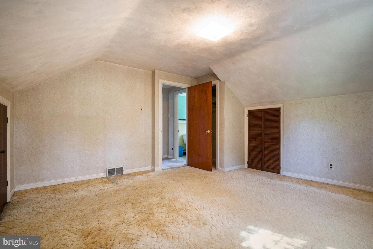 440 Kent Road photo 19