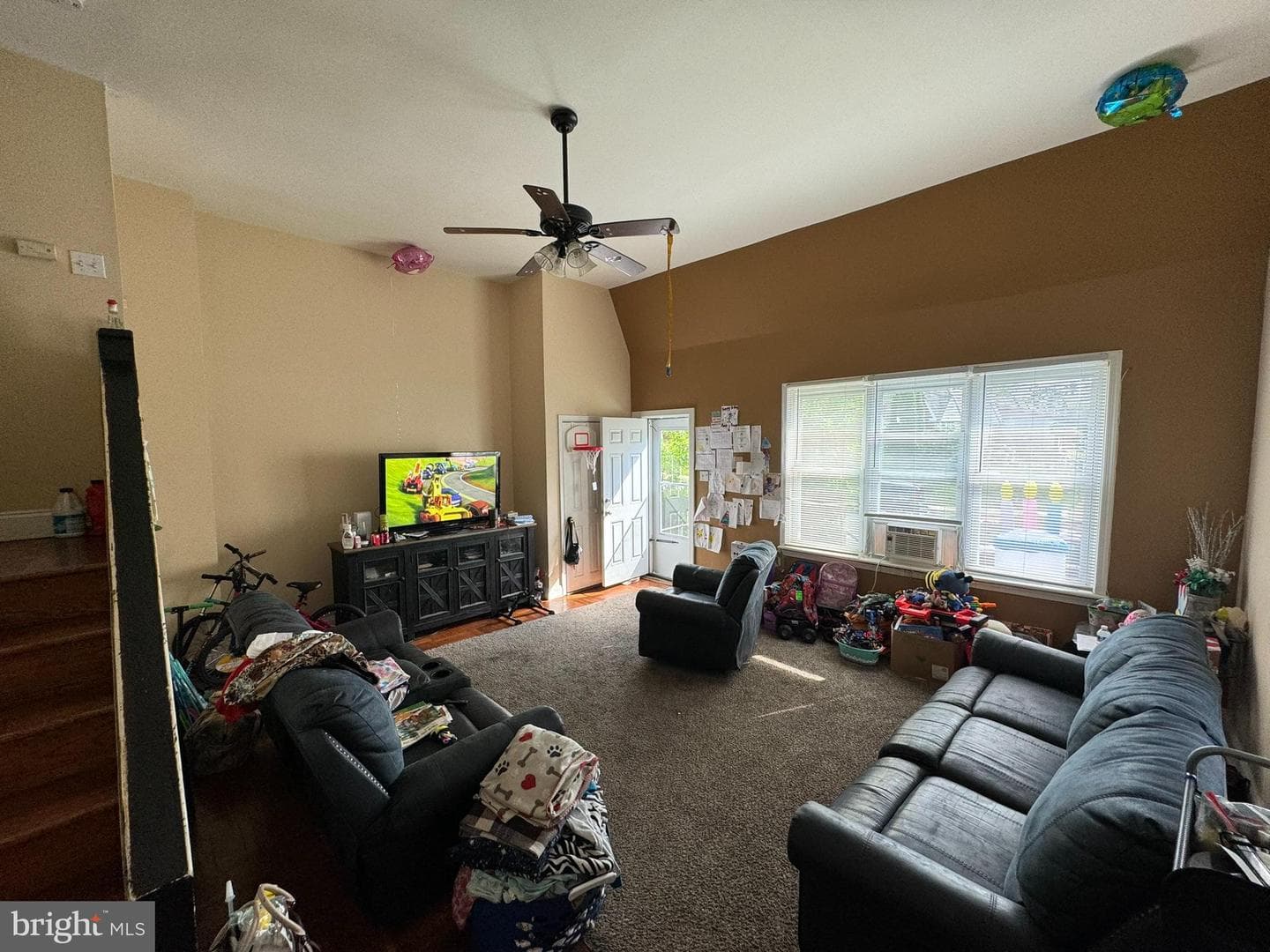 1541 Yates Avenue photo 4