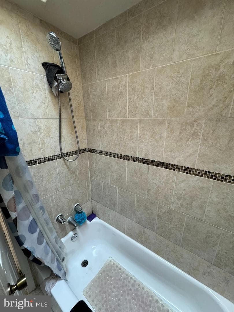 1541 Yates Avenue photo 8