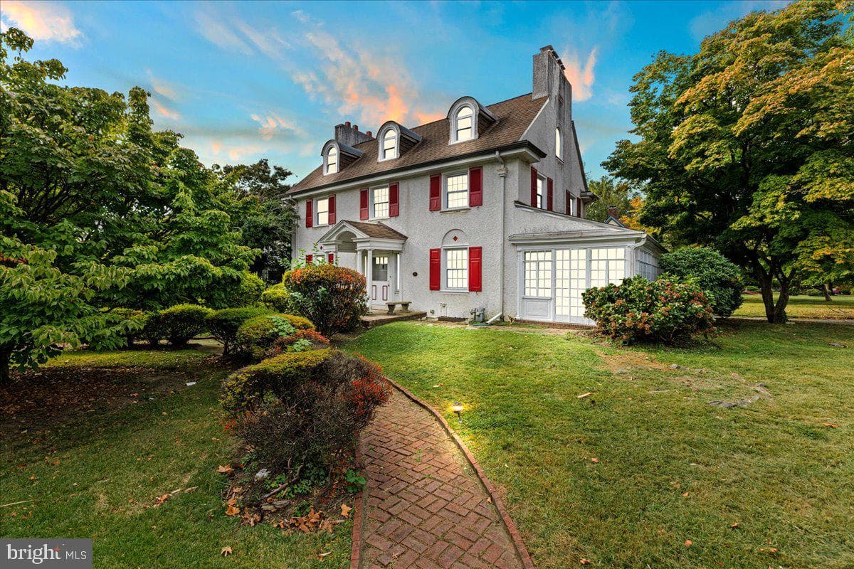 14 N Swarthmore Avenue photo 1