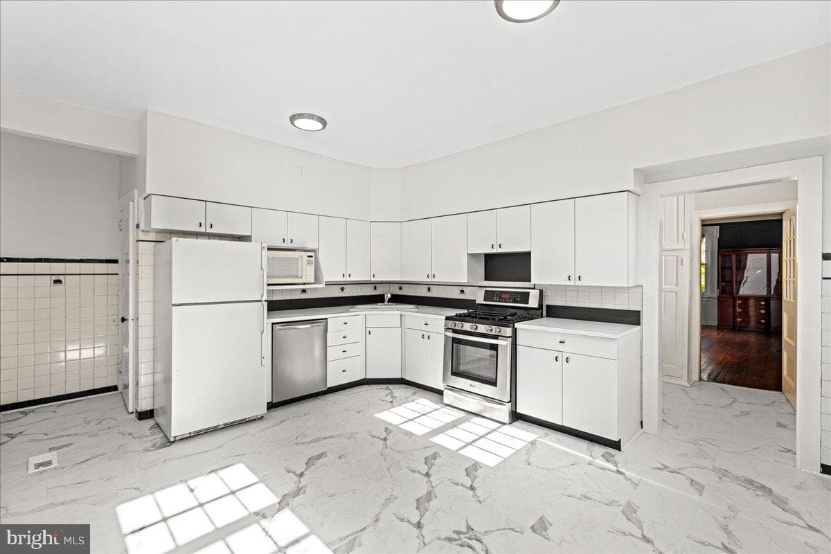 14 N Swarthmore Avenue photo 11