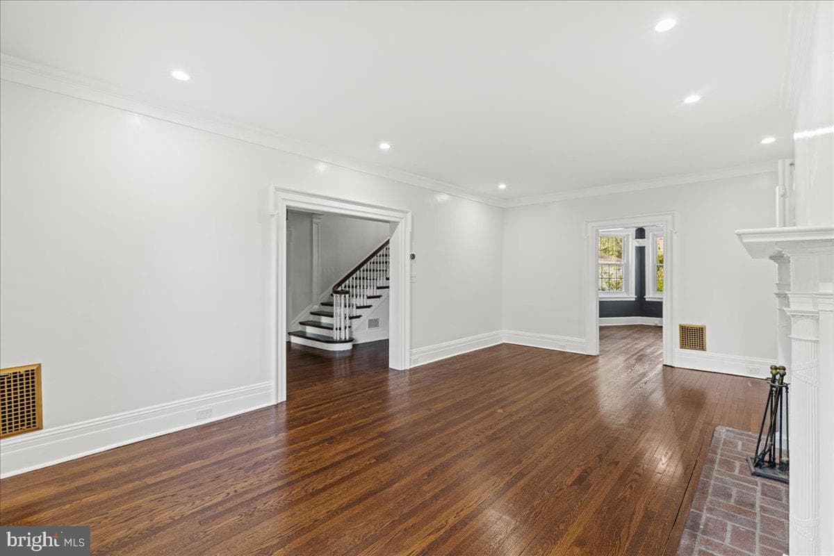 14 N Swarthmore Avenue photo 15