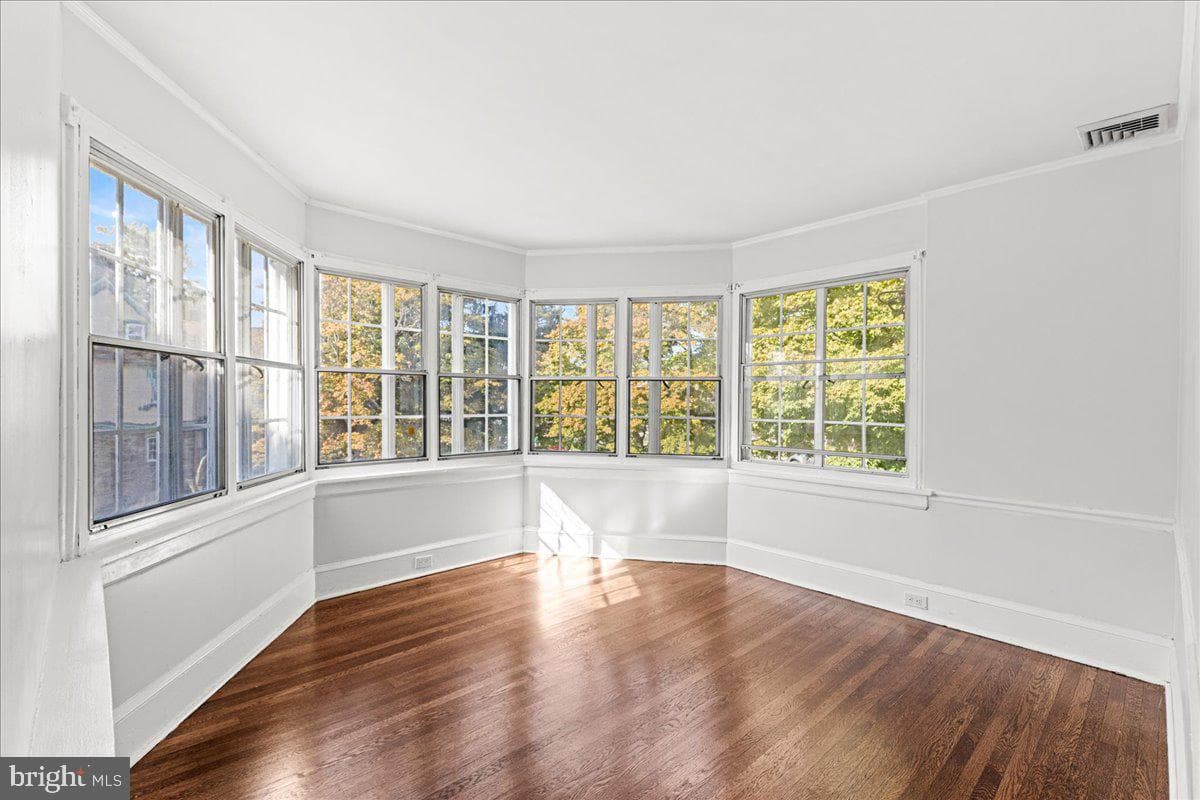 14 N Swarthmore Avenue photo 24