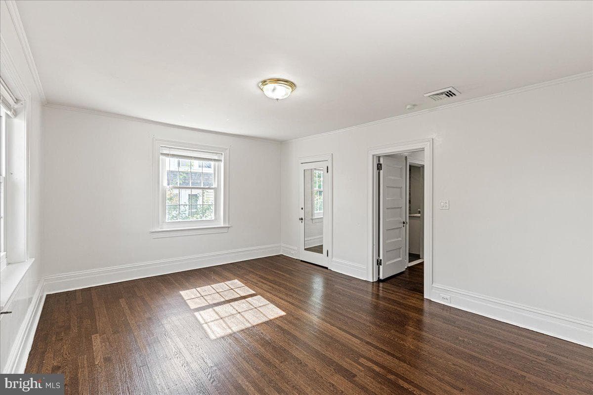 14 N Swarthmore Avenue photo 26
