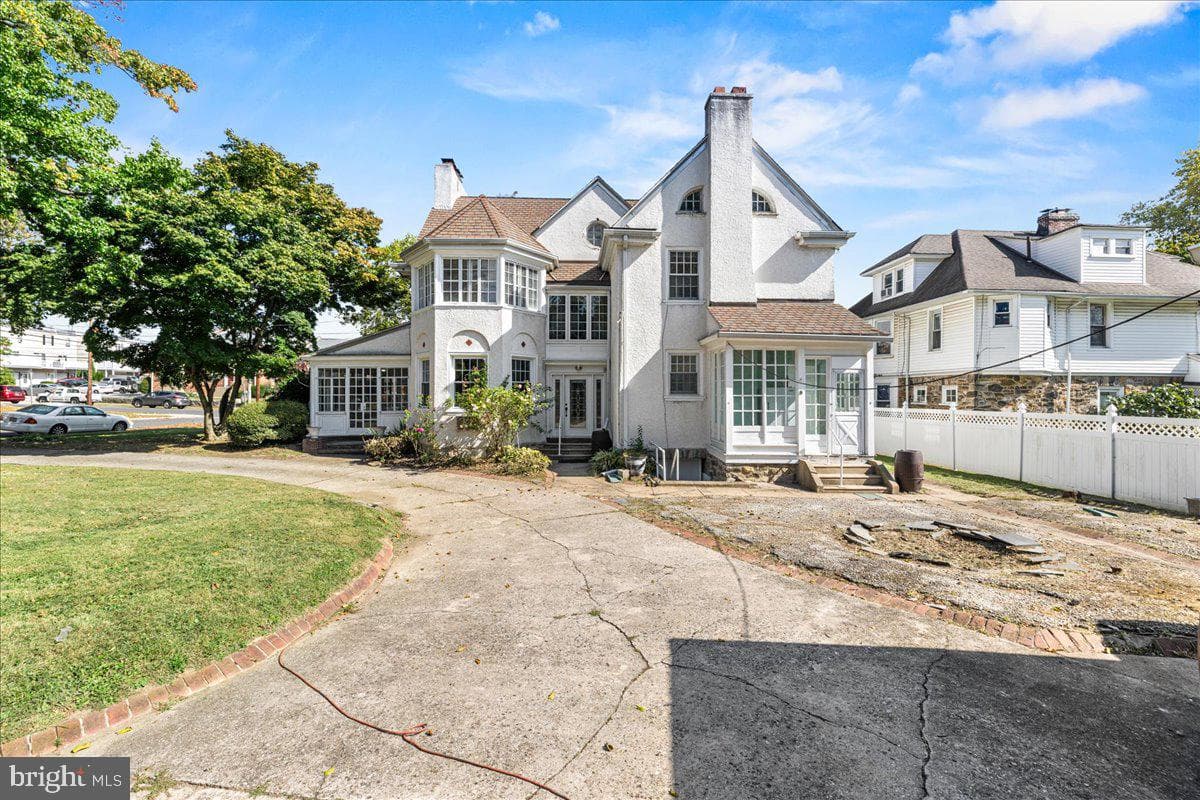 14 N Swarthmore Avenue photo 42