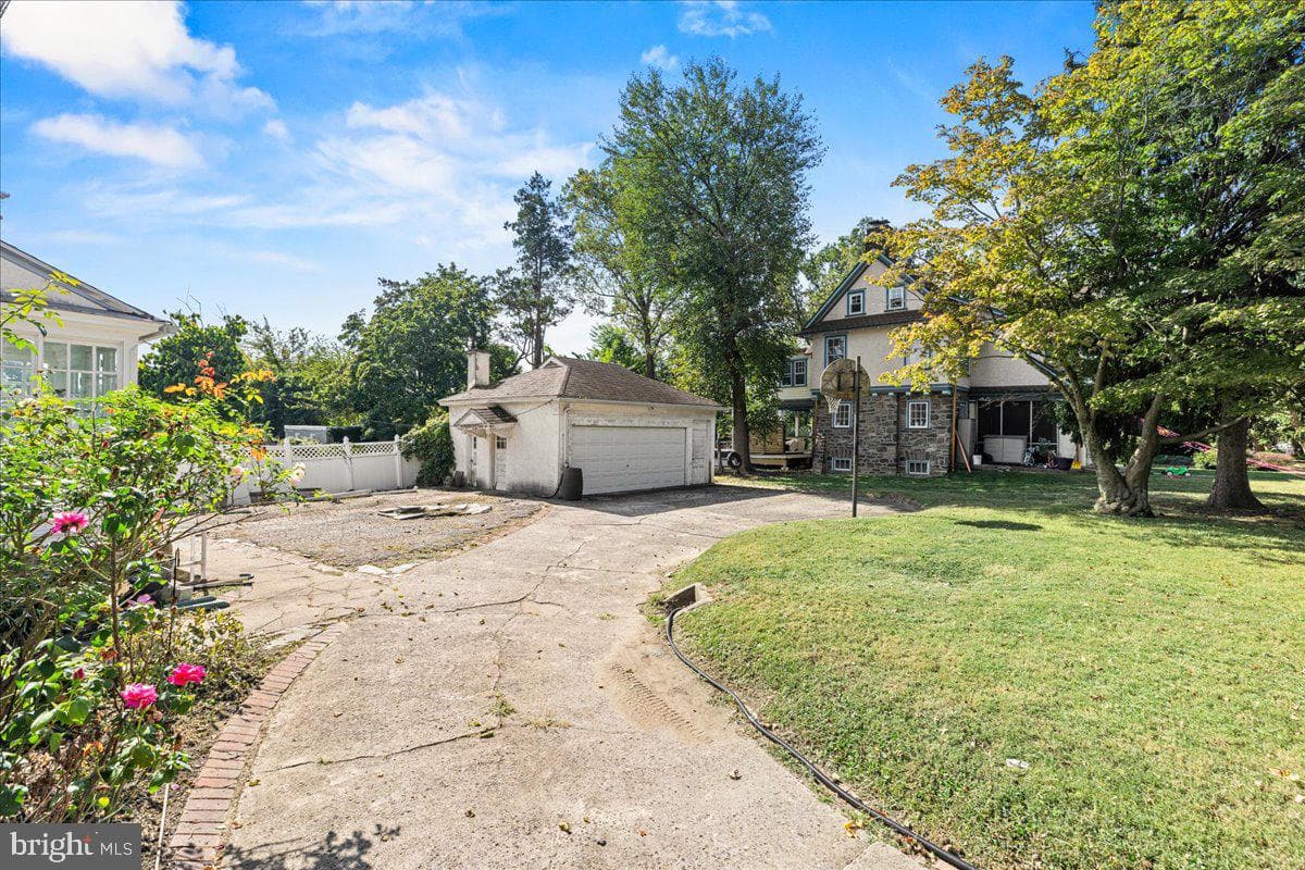 14 N Swarthmore Avenue photo 44