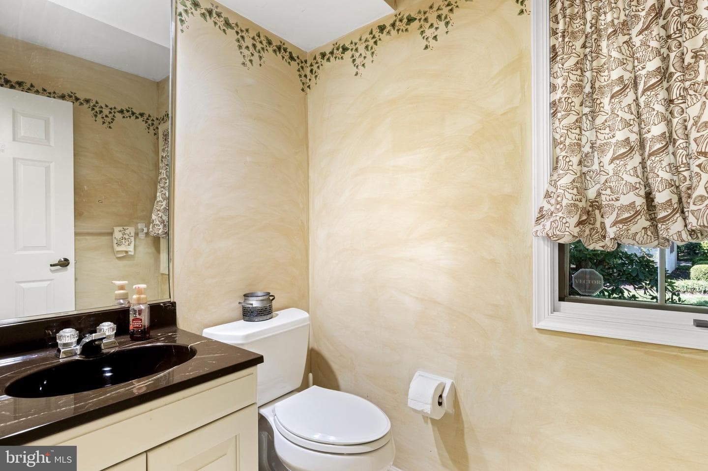 112 Trianon Lane photo 22