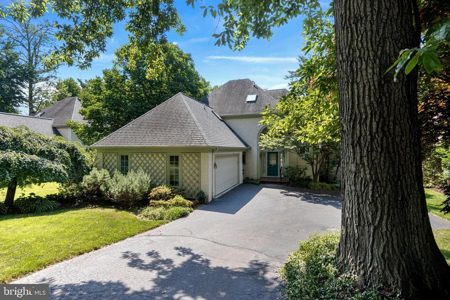 112 Trianon Lane photo 3