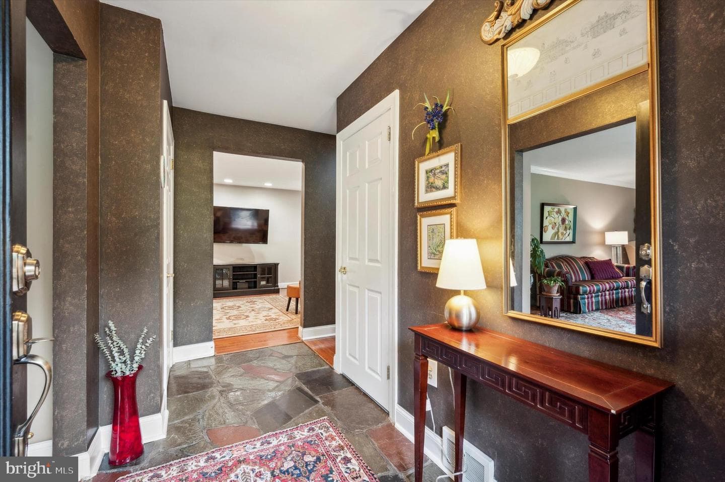206 Fawnhill Road photo 4