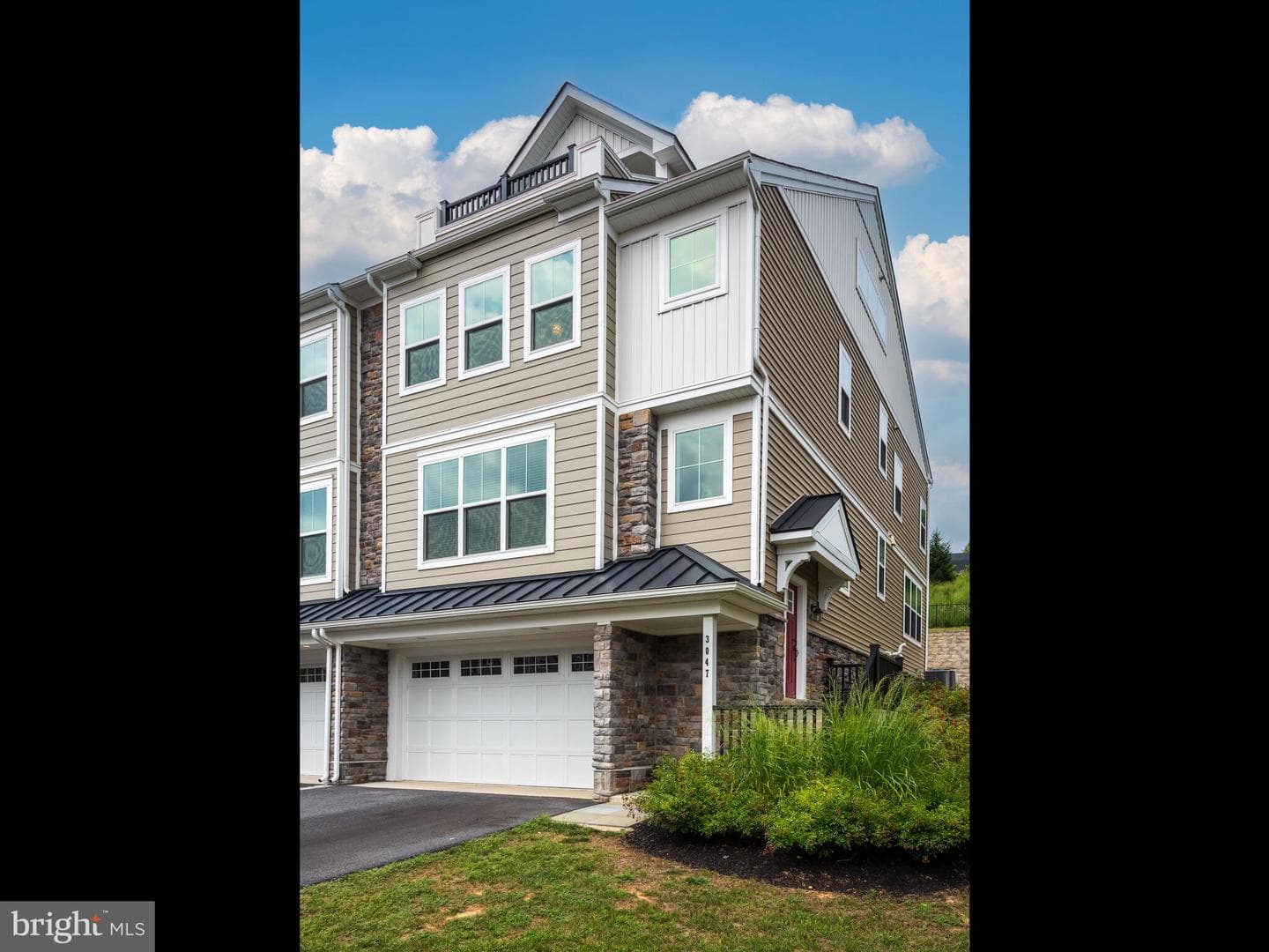 3047 Marias Way photo 2