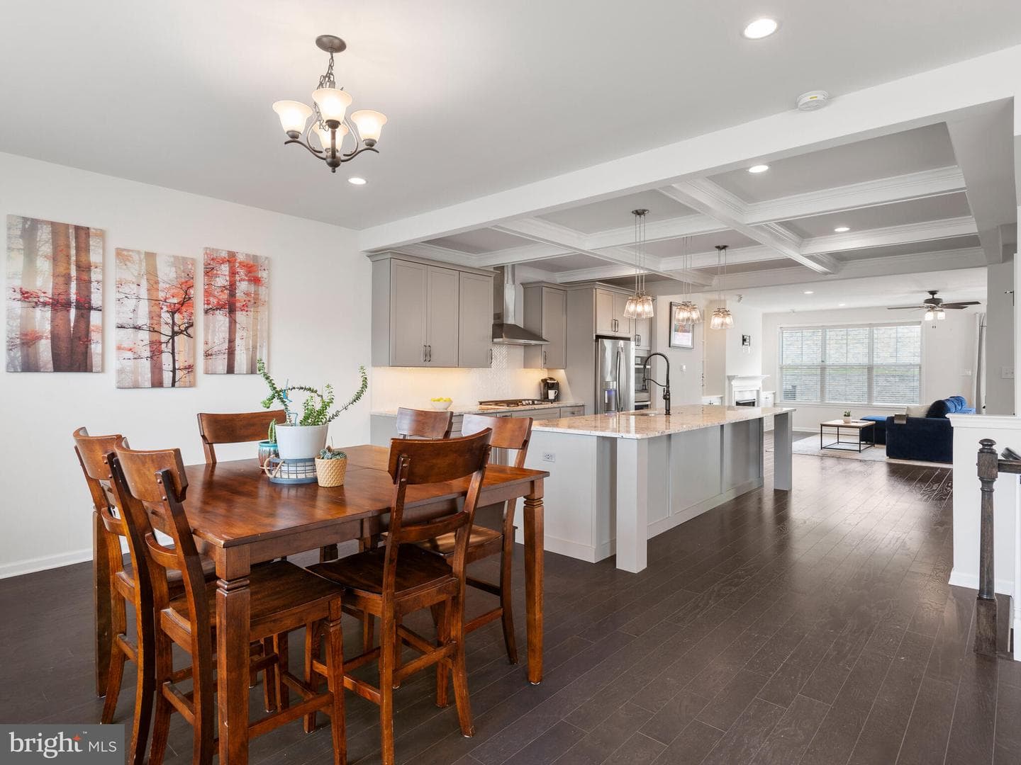 3047 Marias Way photo 4