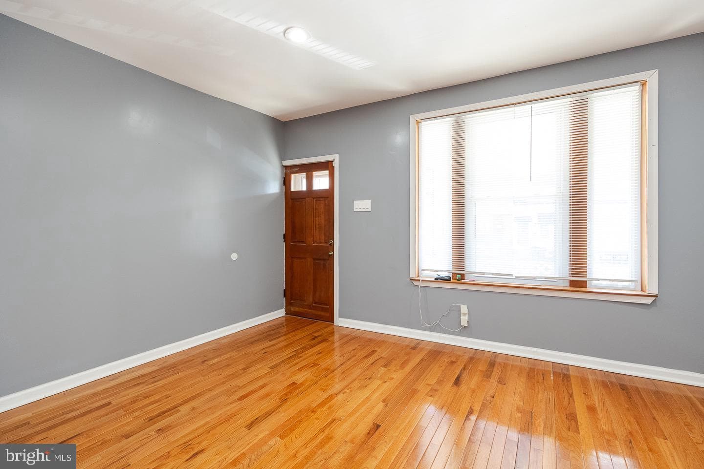 1116 E 11th Street photo 4