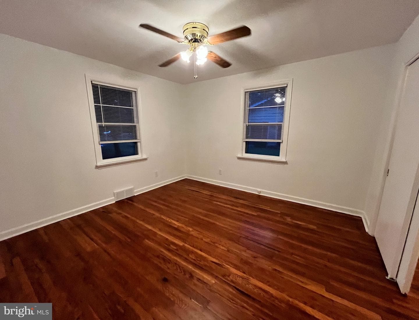 530 Woodglen Road photo 17