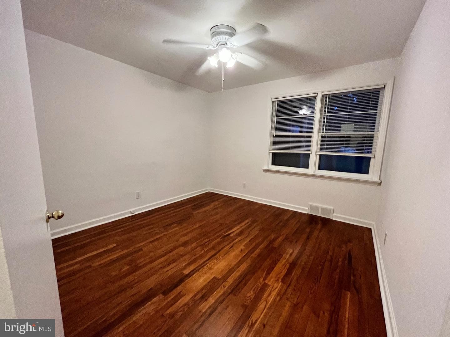 530 Woodglen Road photo 19