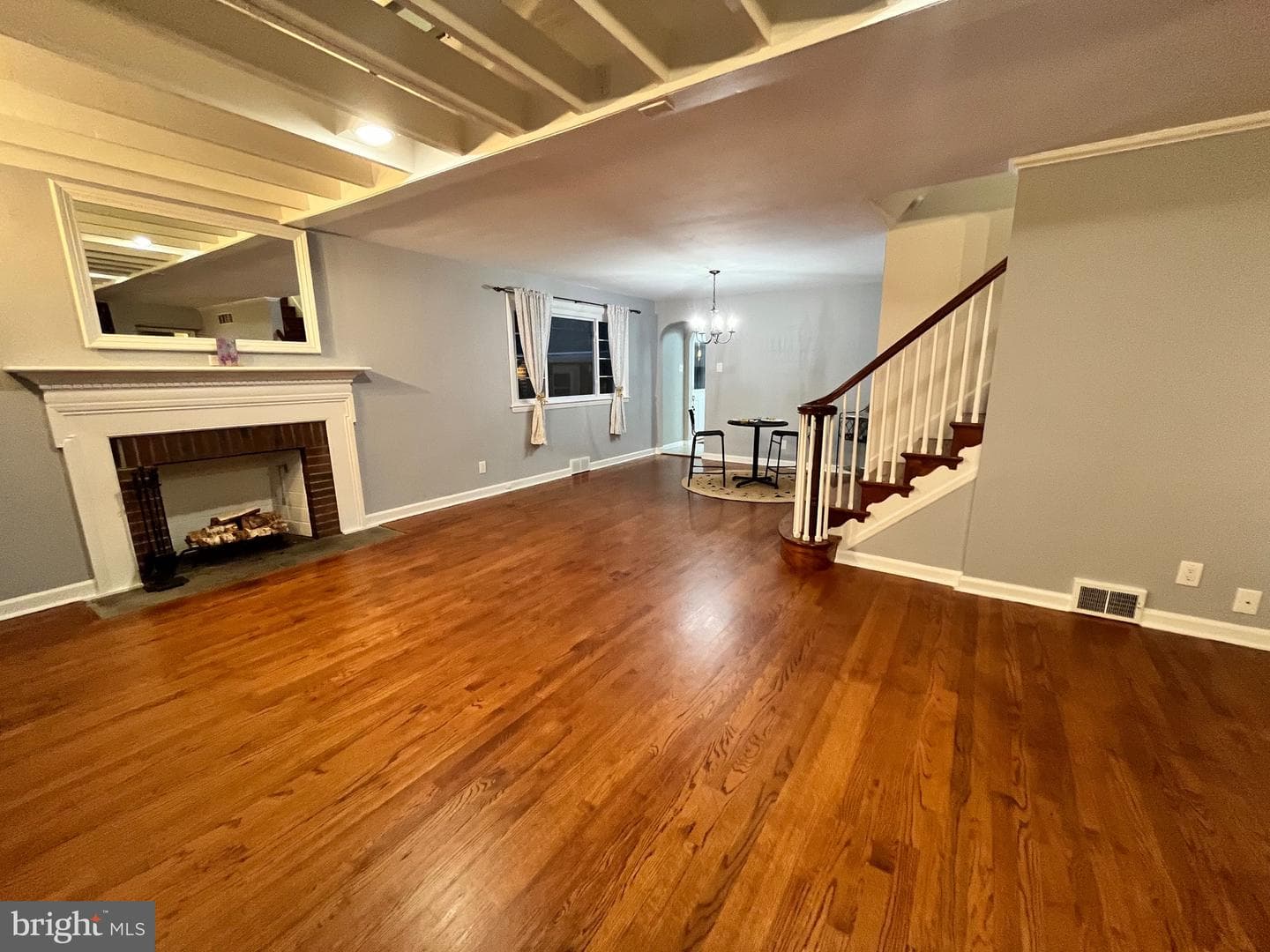 530 Woodglen Road photo 3