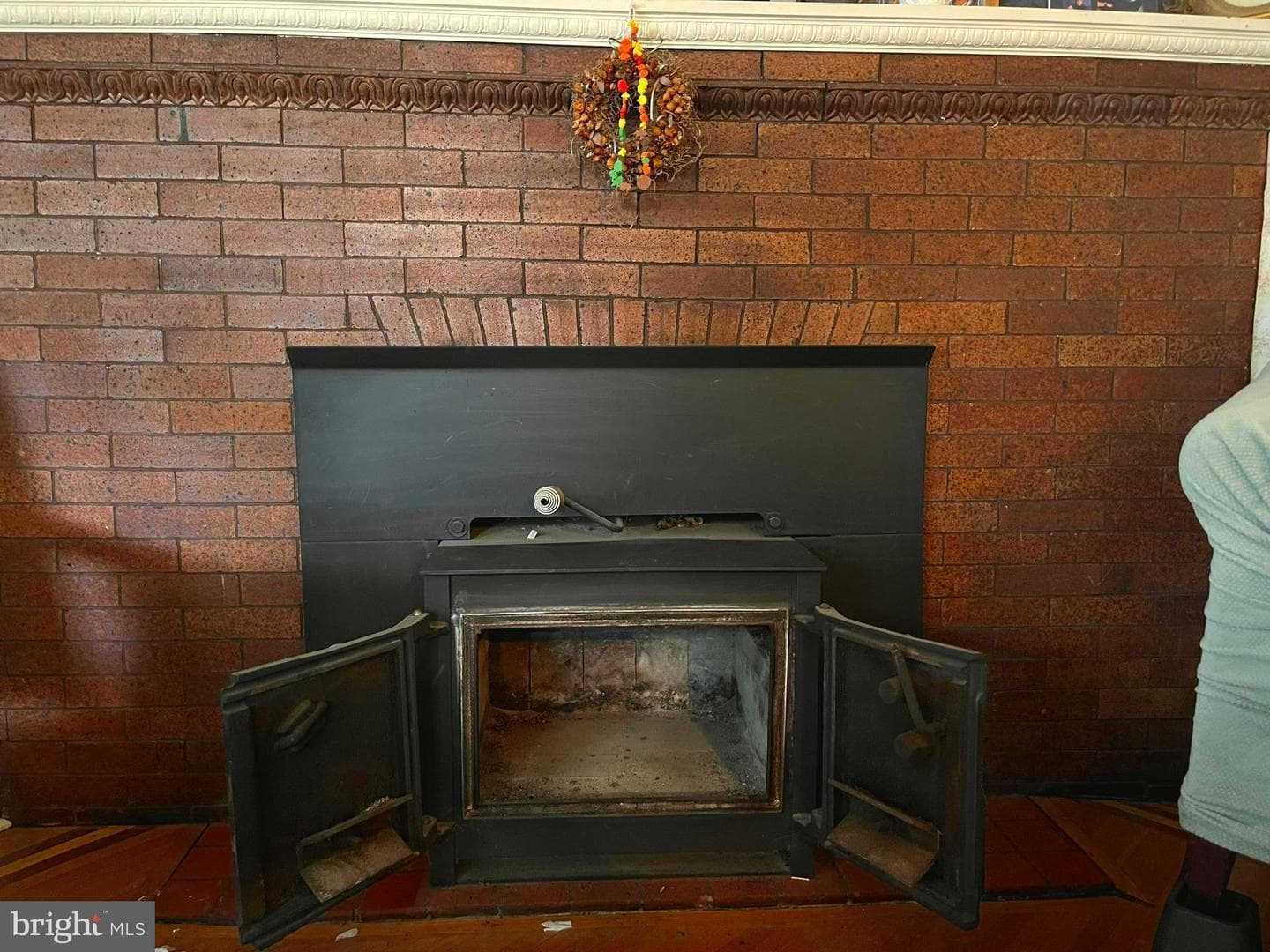86 E Stewart Avenue photo 4