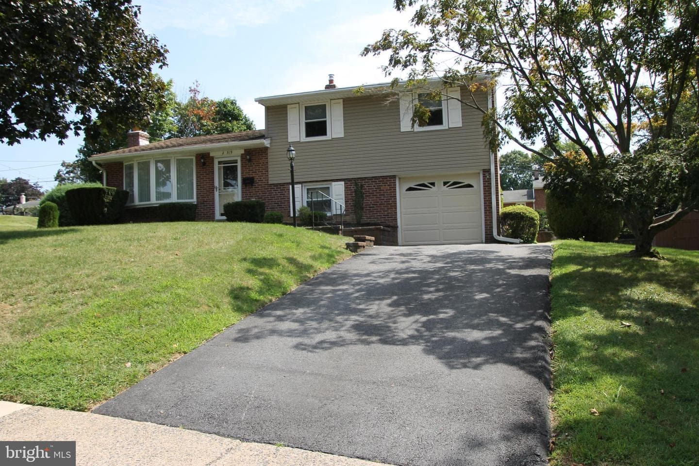 319 S Bobbin Mill Lane photo 1