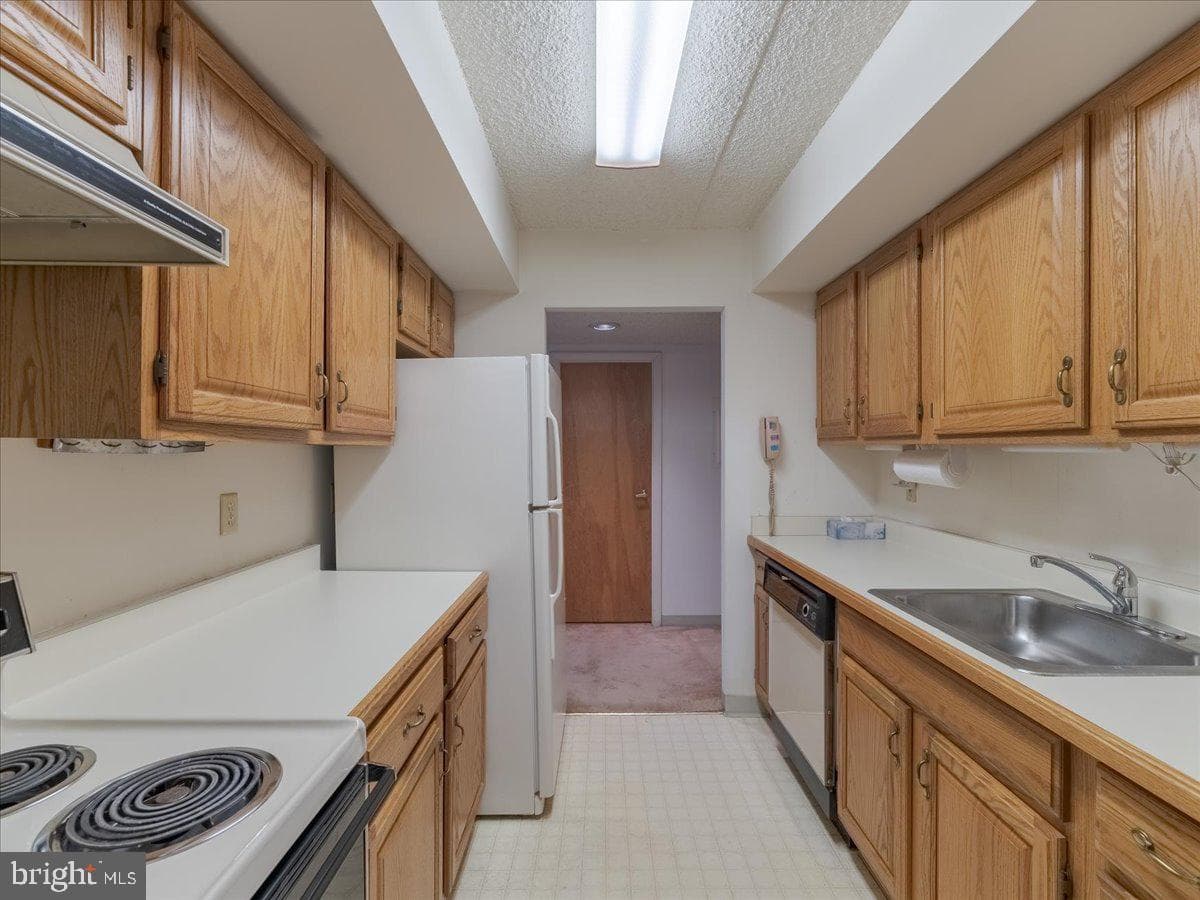 800 Avondale Road #5-0 photo 9