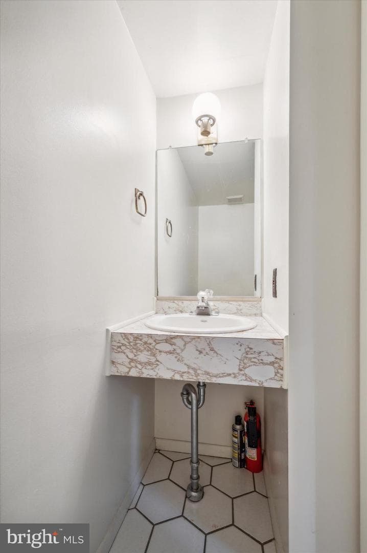 618 N Lemon Street photo 8