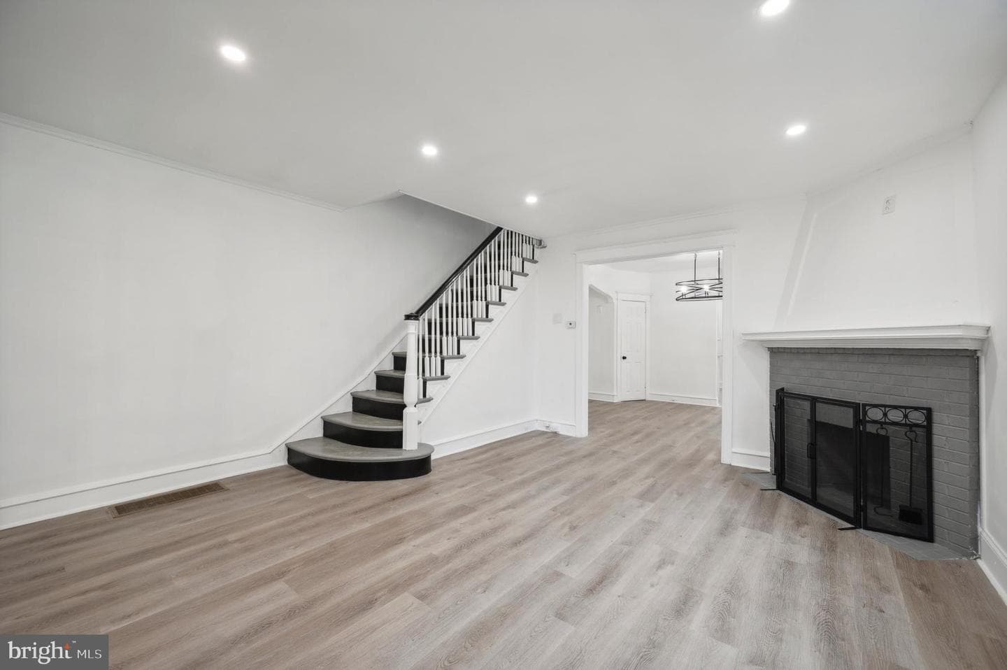 903 Yeadon Avenue photo 3