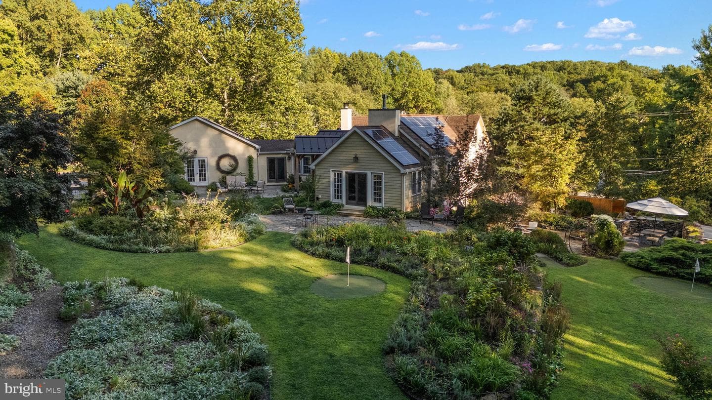 126 Ridge Road photo 1