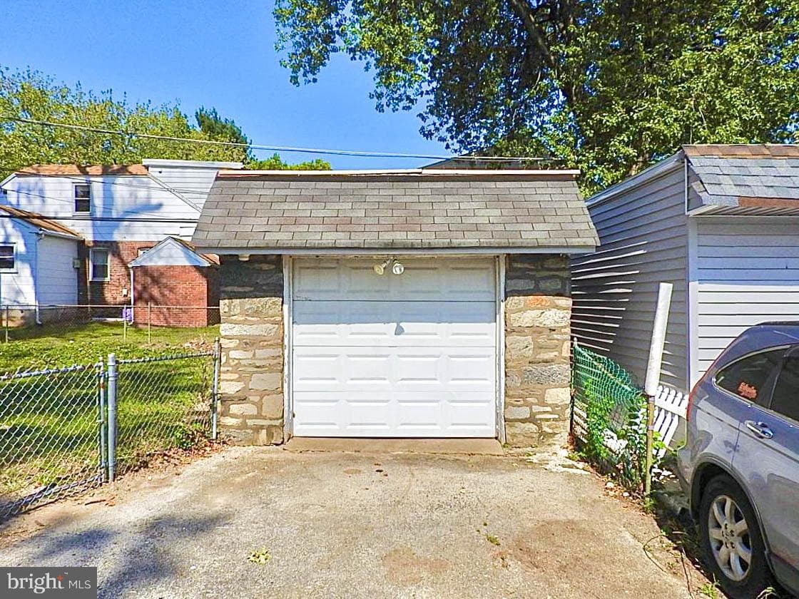 905 Springfield Road photo 32