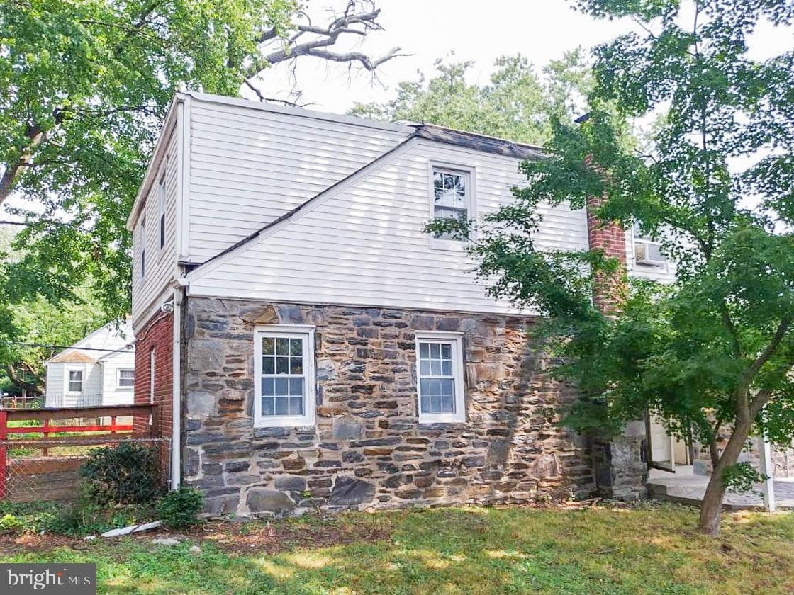 905 Springfield Road photo 4
