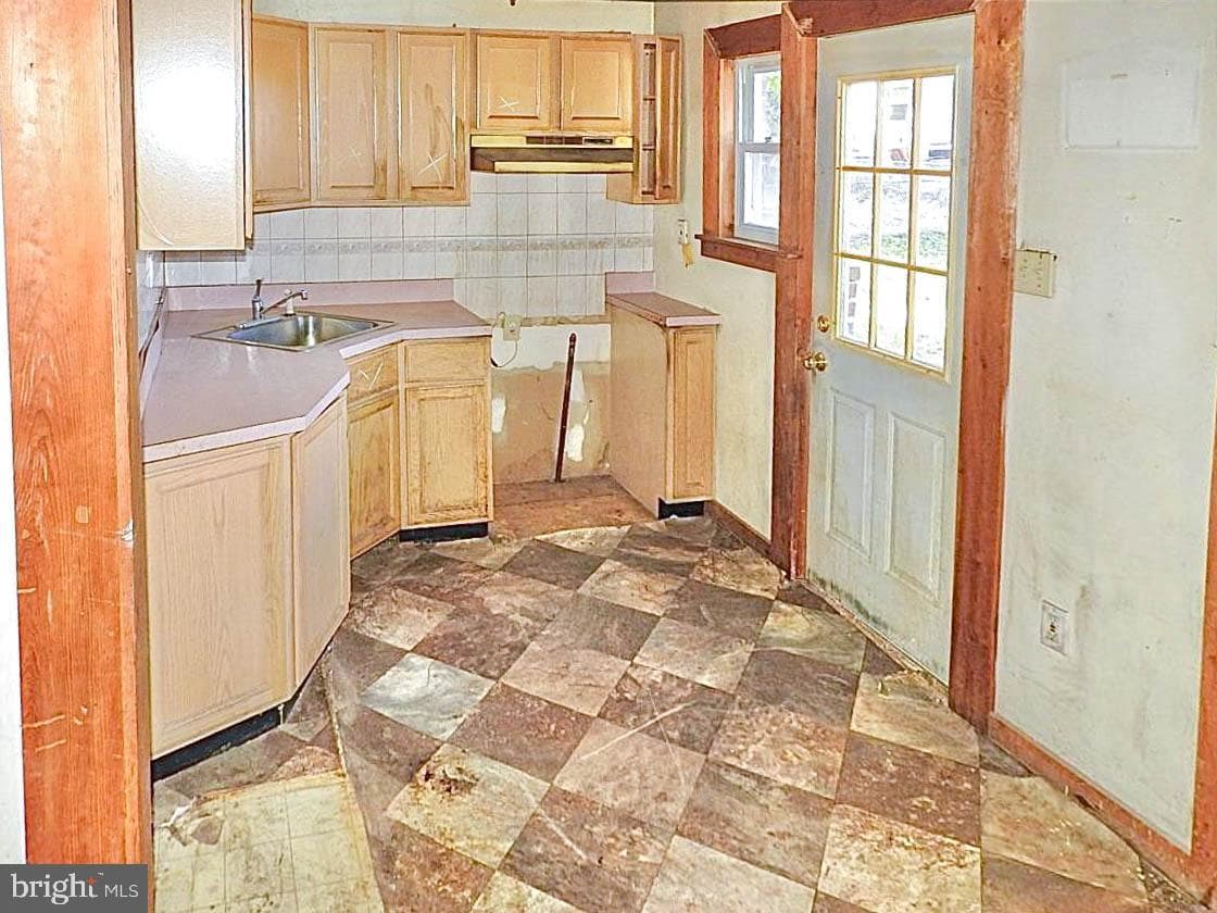 905 Springfield Road photo 9