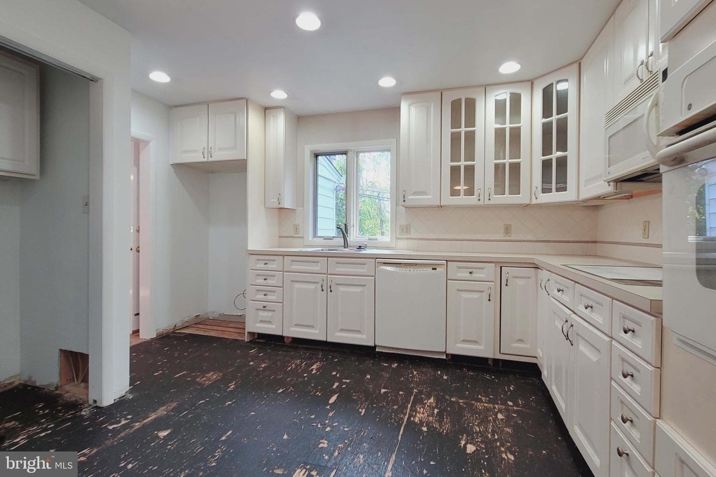 120 Snyder Lane photo 11
