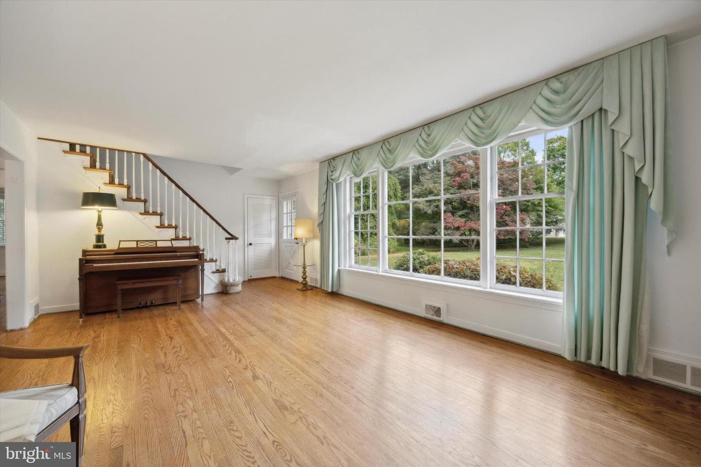 722 Sproul Road photo 3
