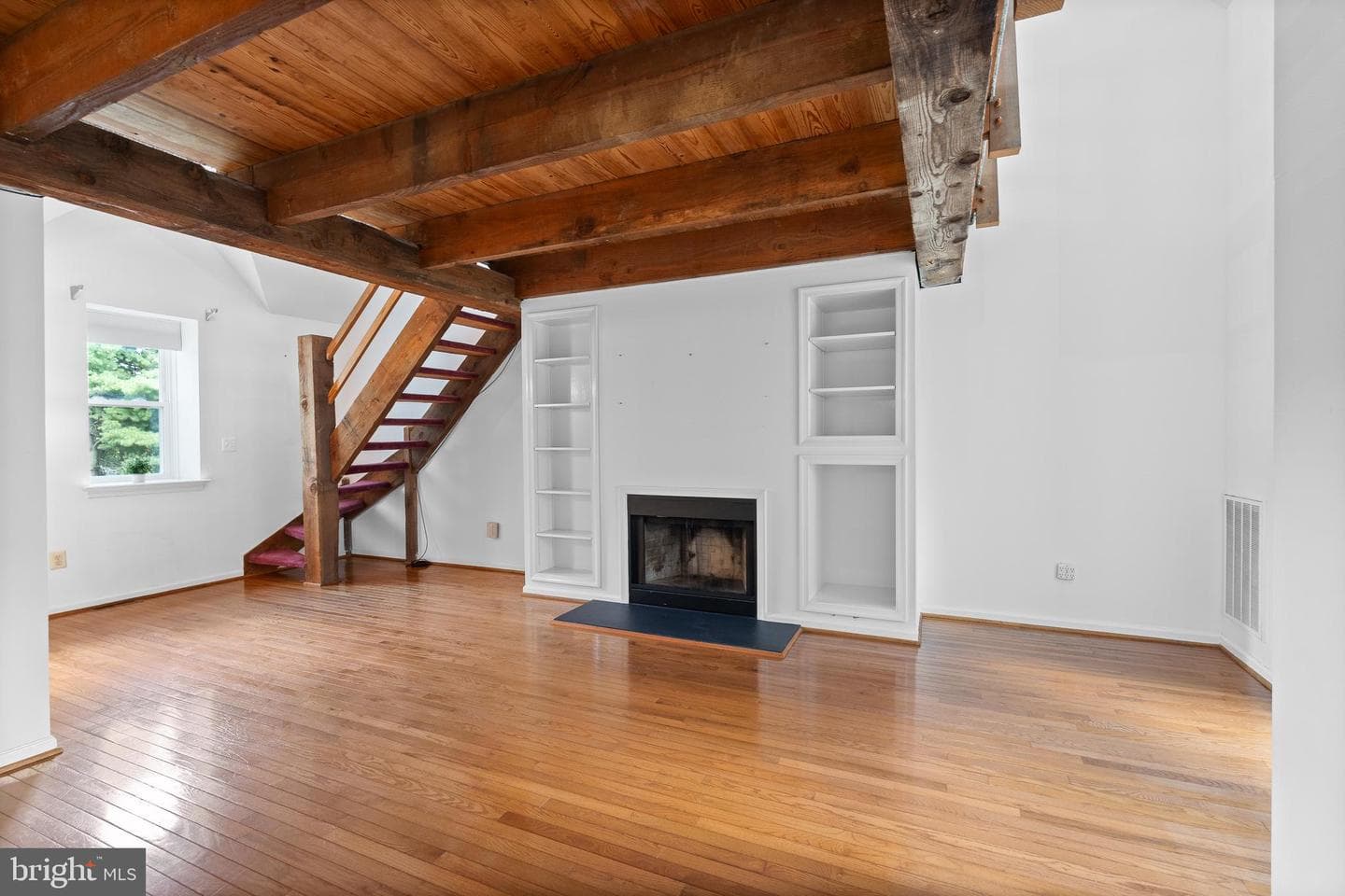 247 Moria Place photo 12