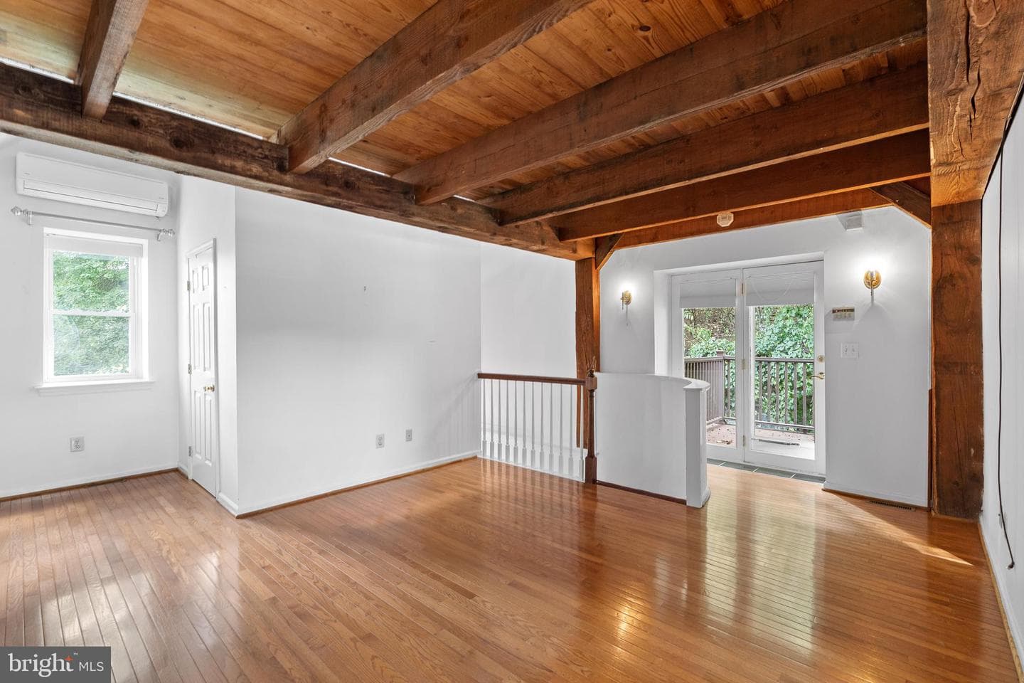 247 Moria Place photo 13