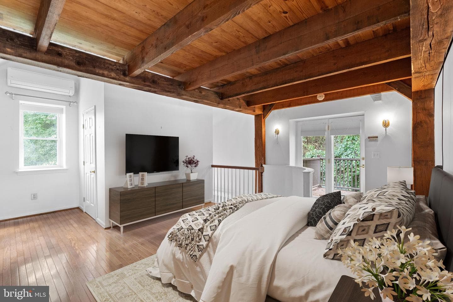 247 Moria Place photo 14