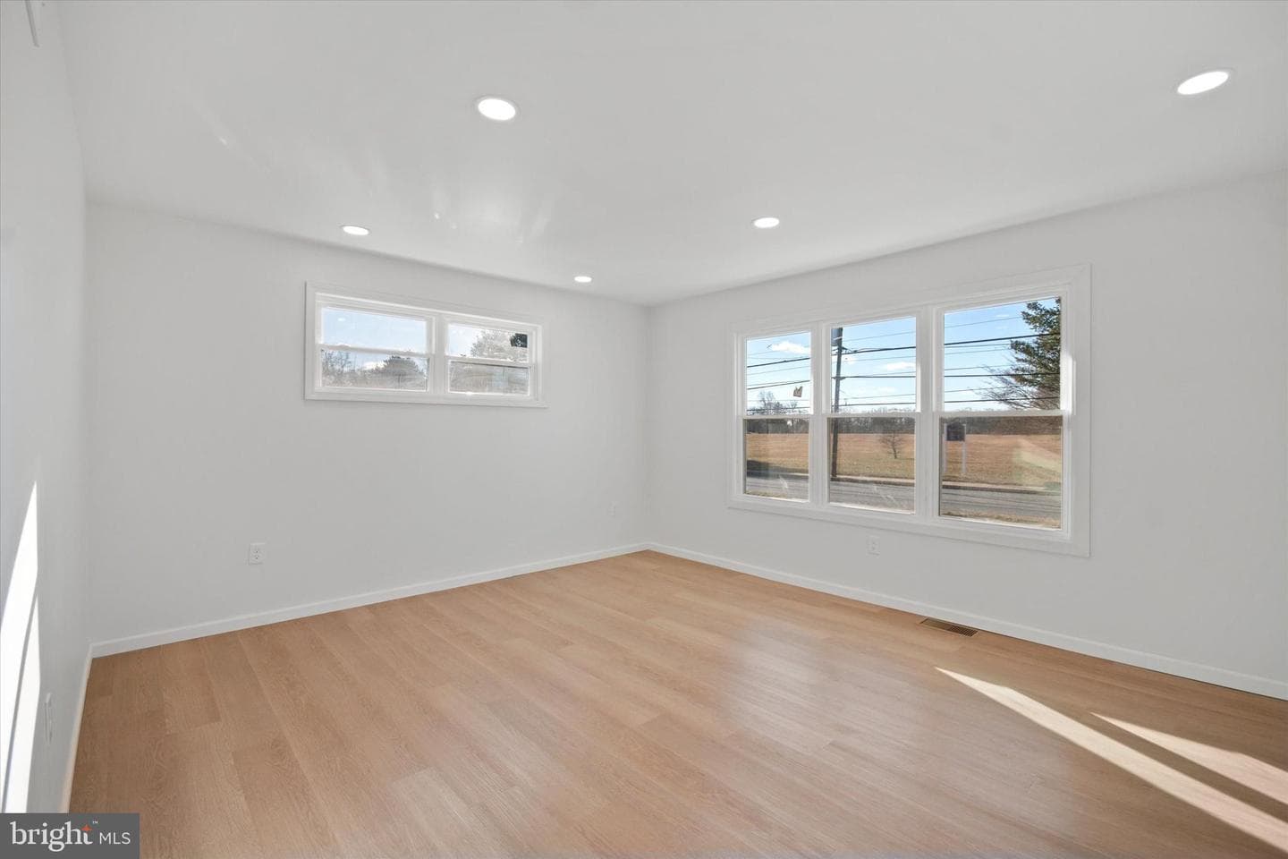 3757 6th Street photo 2