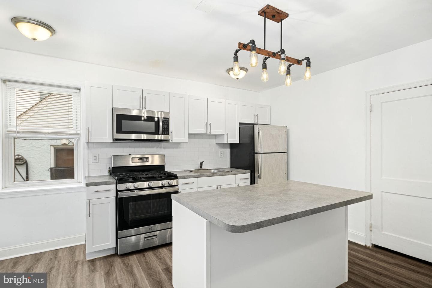 202 Brainerd Boulevard photo 4