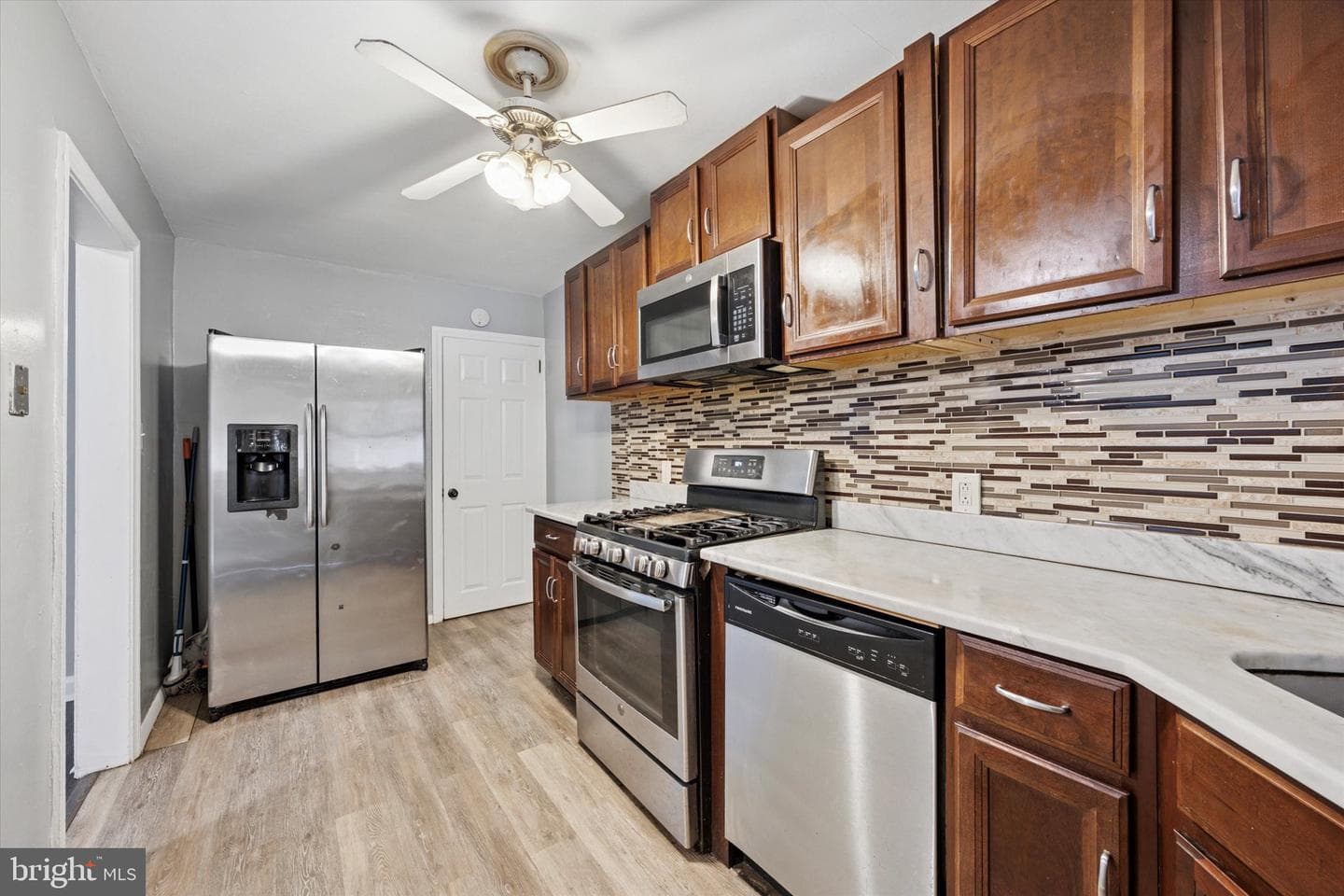 3951 Stratford Road photo 8