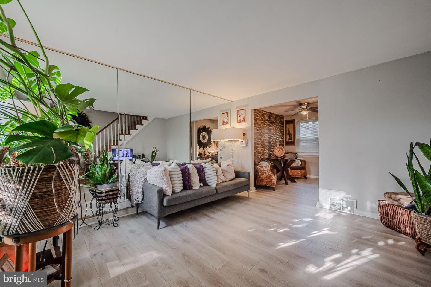 6733 Short Lane photo 4