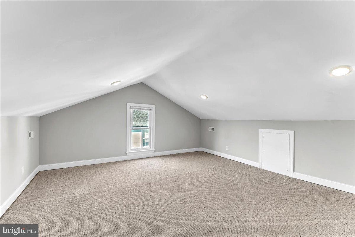135 Sycamore Road photo 18