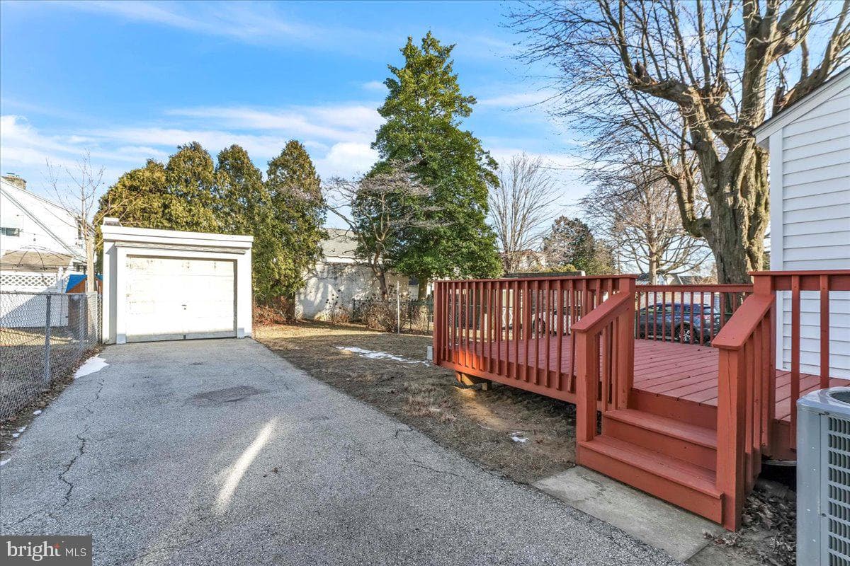 135 Sycamore Road photo 22