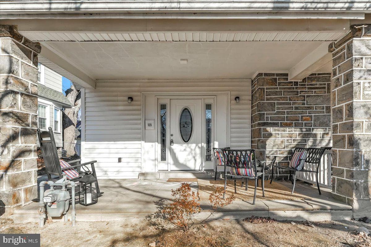 135 Sycamore Road photo 28