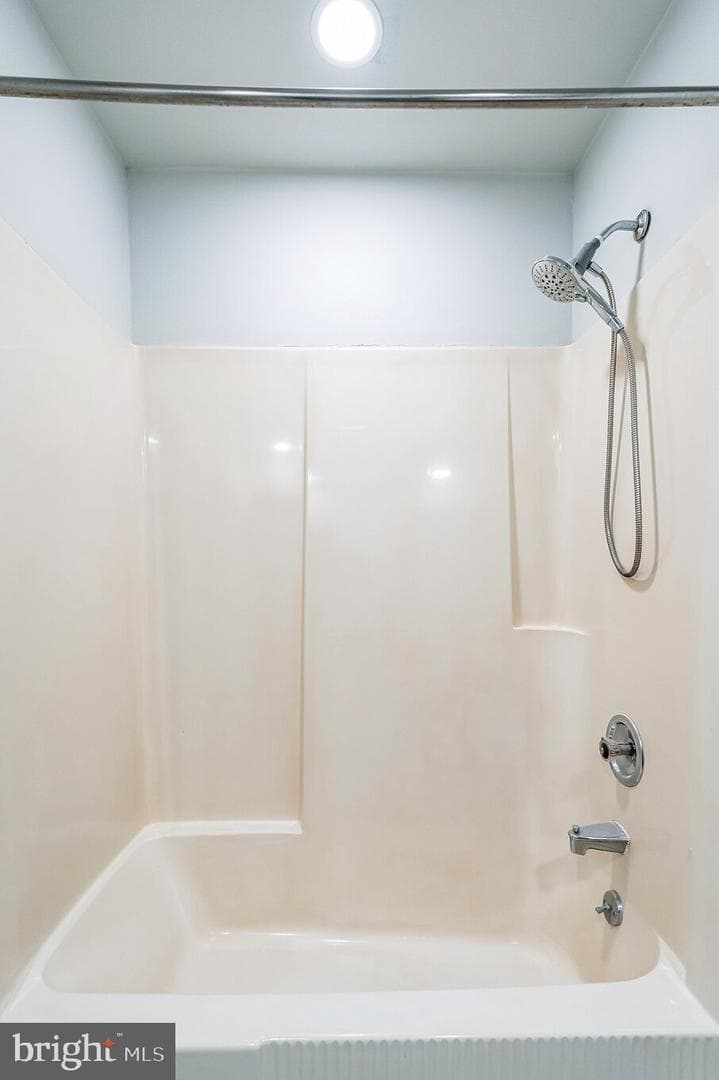 212 Ashurst Avenue photo 16