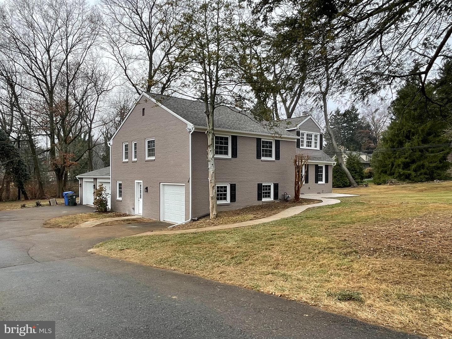 212 Grandview Road photo 3