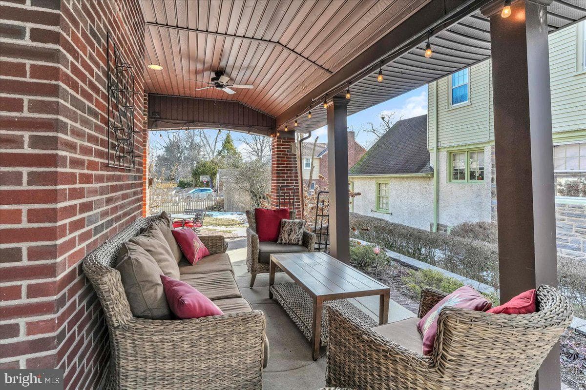 627 Ardmore Avenue photo 36
